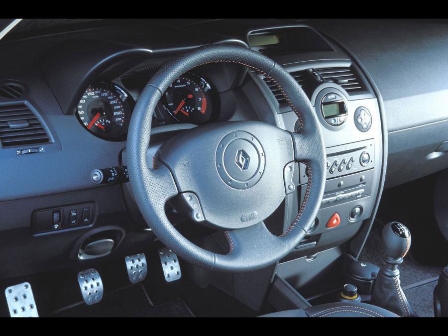 Renault Megane RS 2004 года  (фото 5 из 34)